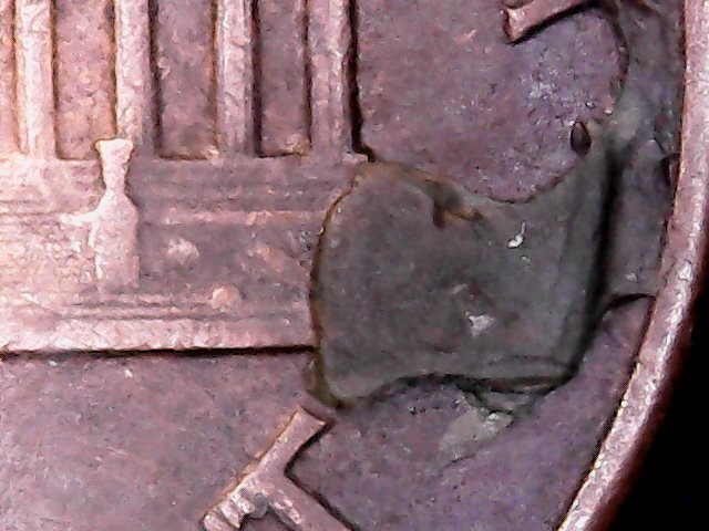 Anyone-Ever-See-This-Type-Of-Debris-Retained-Alteration-Before?-Denom-N/A